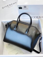 Borsa a mano Givenchy Antigona in pelle liscia