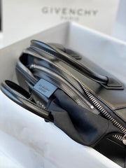 Borsa a mano Givenchy Antigona in pelle liscia