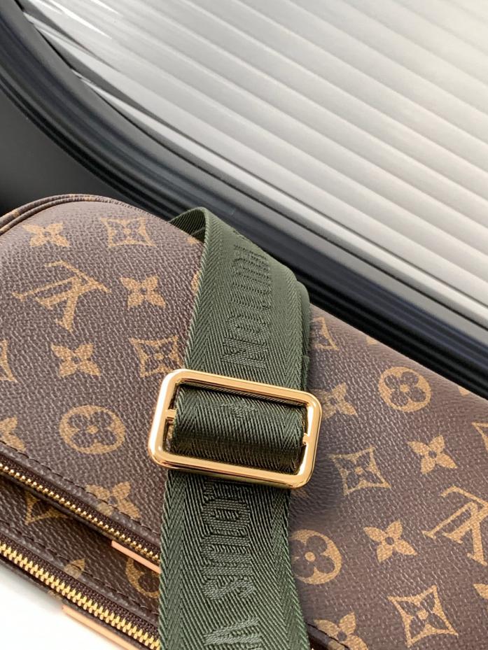 Louis Vuitton Multi Pochette Accessoires in Tela Monogram - Verde Kaki