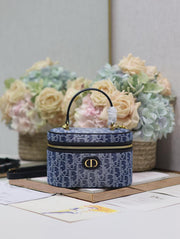 Borsa Vanity piccola 30 Montaigne “Denim Blue
