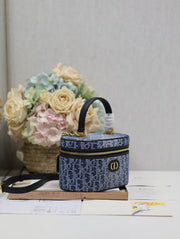 Borsa Vanity piccola 30 Montaigne “Denim Blue