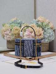 Borsa Vanity piccola 30 Montaigne “Denim Blue