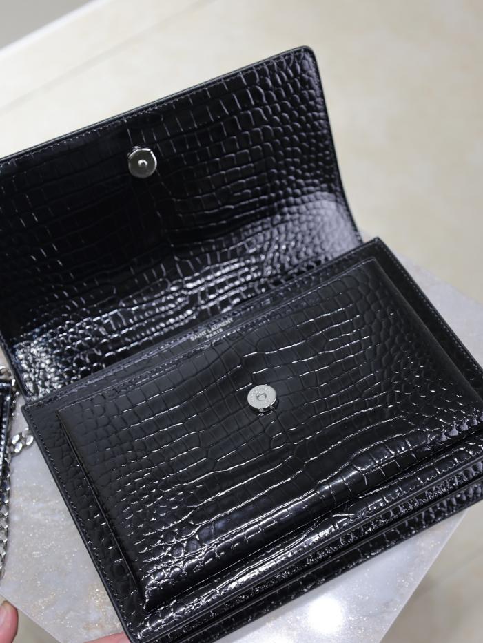 SAINT LAURENT motivo coccodrillo nero con fibbia argento·sunset 22 cm tramonto