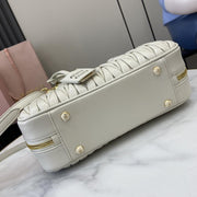 Con set completo di confezioni originali da banco” MIU MIU Arcadie Matelasse borsa a tracolla da bowling media in pelle di pecora da 27 cm