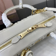 Con set completo di confezioni originali da banco” MIU MIU Arcadie Matelasse borsa a tracolla da bowling media in pelle di pecora da 27 cm