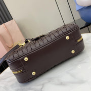 Con set completo di confezioni originali da banco” MIU MIU Arcadie Matelasse borsa a tracolla da bowling media in pelle di pecora da 27 cm