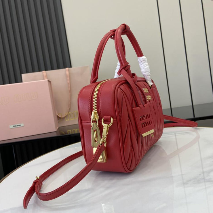 Con set completo di confezioni originali da banco” MIU MIU Arcadie Matelasse borsa a tracolla in pelle di pecora media 27 cm