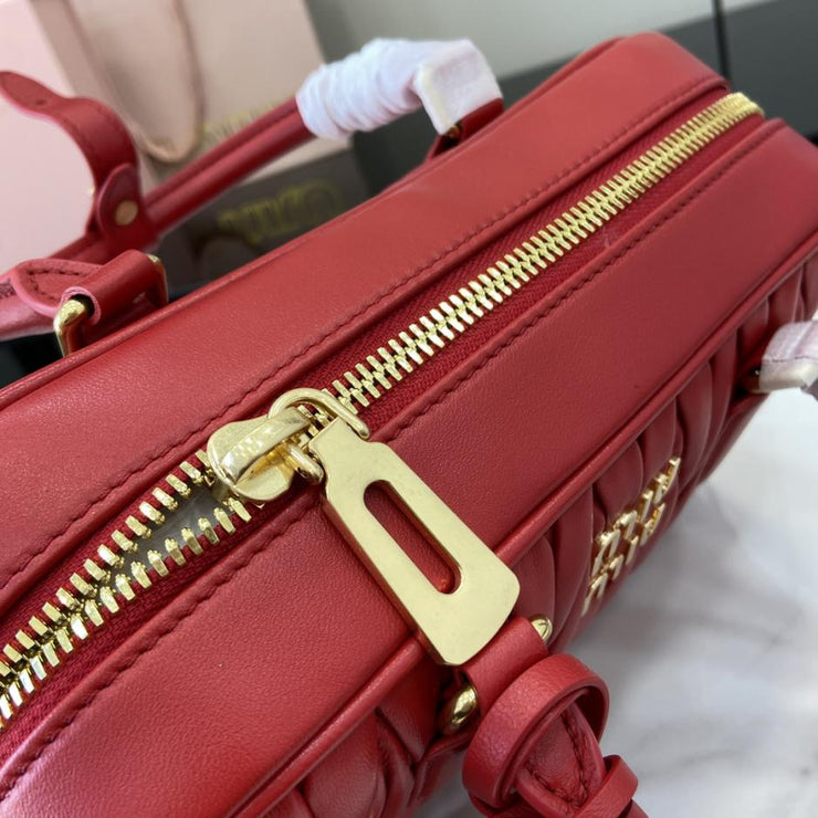 Con set completo di confezioni originali da banco” MIU MIU Arcadie Matelasse borsa a tracolla in pelle di pecora media 27 cm