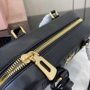 Con set completo di confezioni originali da banco” Borsa a tracolla da bowling media MIU MIU Arcadie Matelasse in pelle di pecora