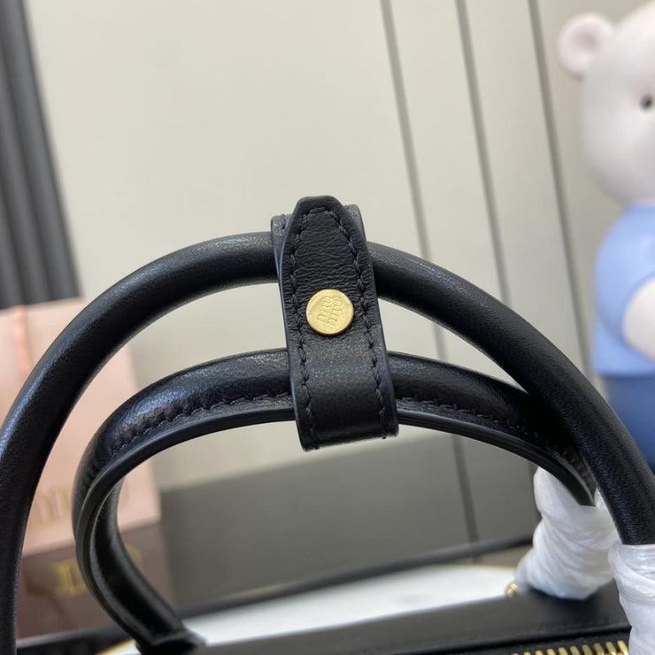 Con set completo di confezioni originali da banco” Borsa a tracolla da bowling media MIU MIU Arcadie Matelasse in pelle di pecora