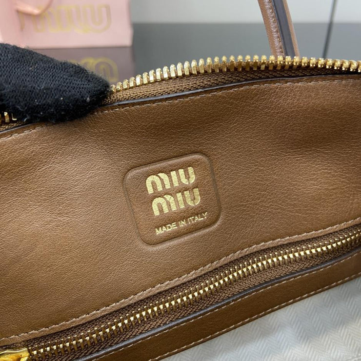 Con set completo di confezioni originali da banco” MIU MIU nuova popolare borsa da bowling