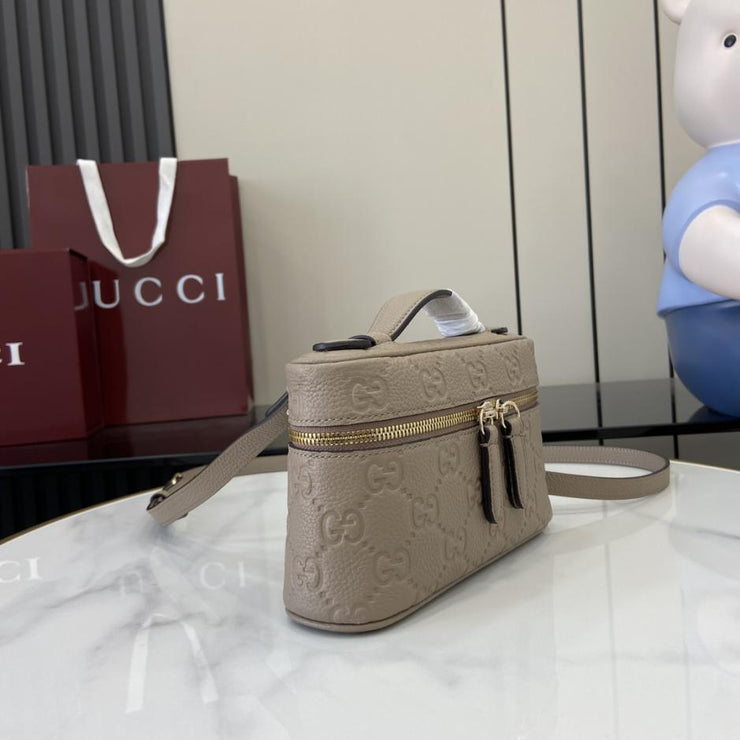 [Con set completo di confezione originale in scatola verde] Borsa super mini serie Gucci GG Emblem