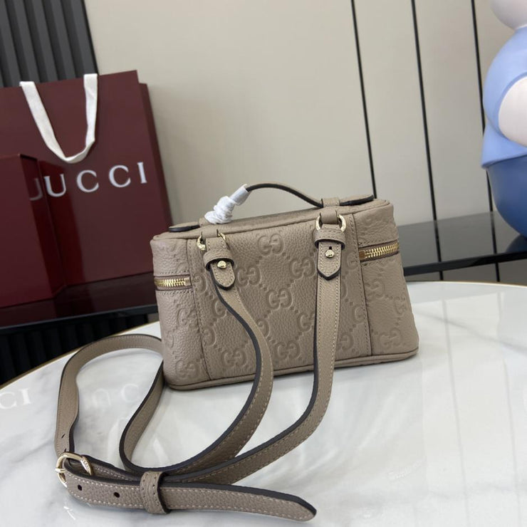 [Con set completo di confezione originale in scatola verde] Borsa super mini serie Gucci GG Emblem