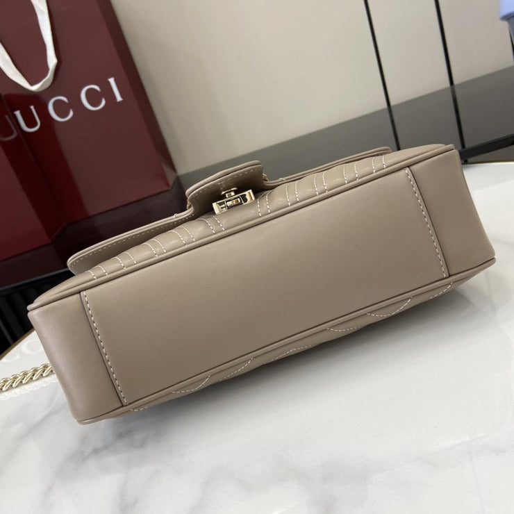 Mini borsa trapuntata serie Gucci GG Marmont