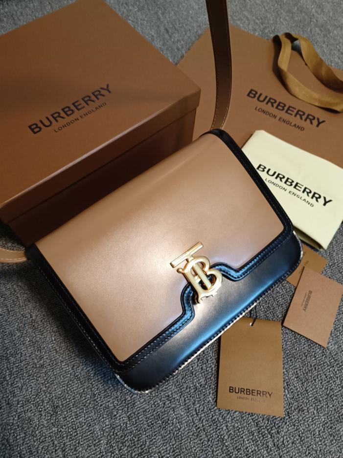 Borsa a tracolla in pelle strutturata Burberry Caviar (JEOHT)