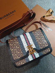 Borsa a tracolla in pelle strutturata Burberry Caviar (JEOHT)