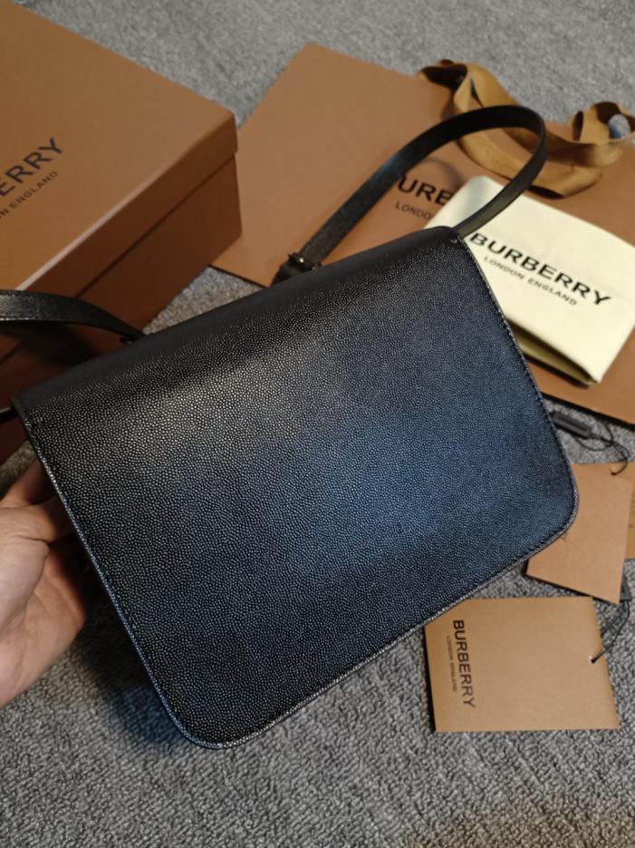 Borsa a tracolla in pelle strutturata Burberry Caviar (JEOHT)