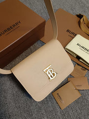 Borsa a tracolla in pelle strutturata Burberry Caviar (JEOHT)