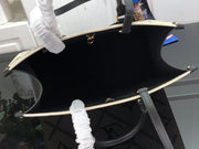 Louis Vuitton Onthego MM in Tela Monogram