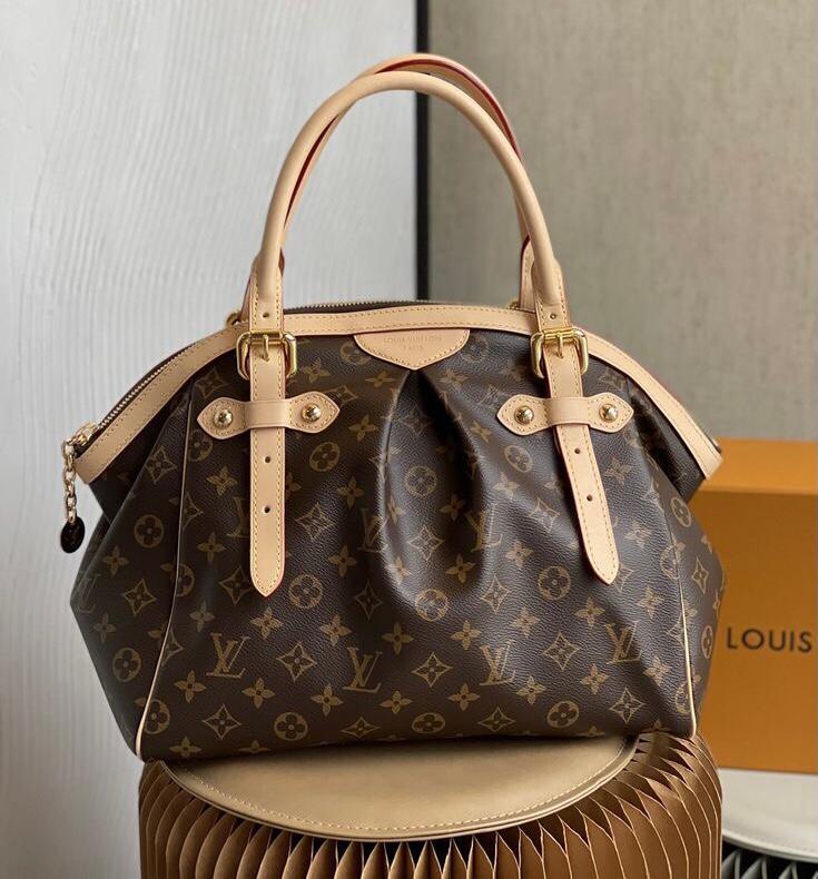 Louis Vuitton Tivoli in Tela Monogram