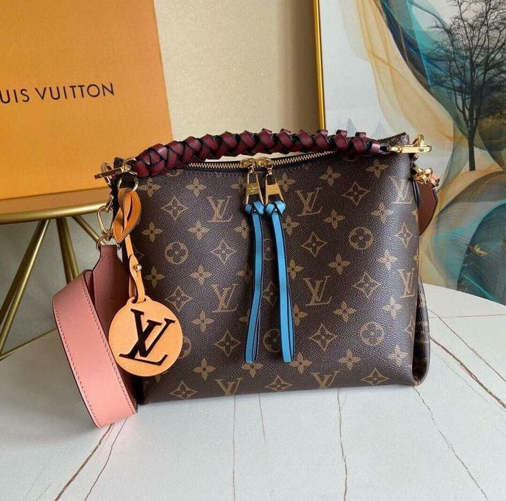 Louis Vuitton Hobo Beaubourg in Tela Monogram