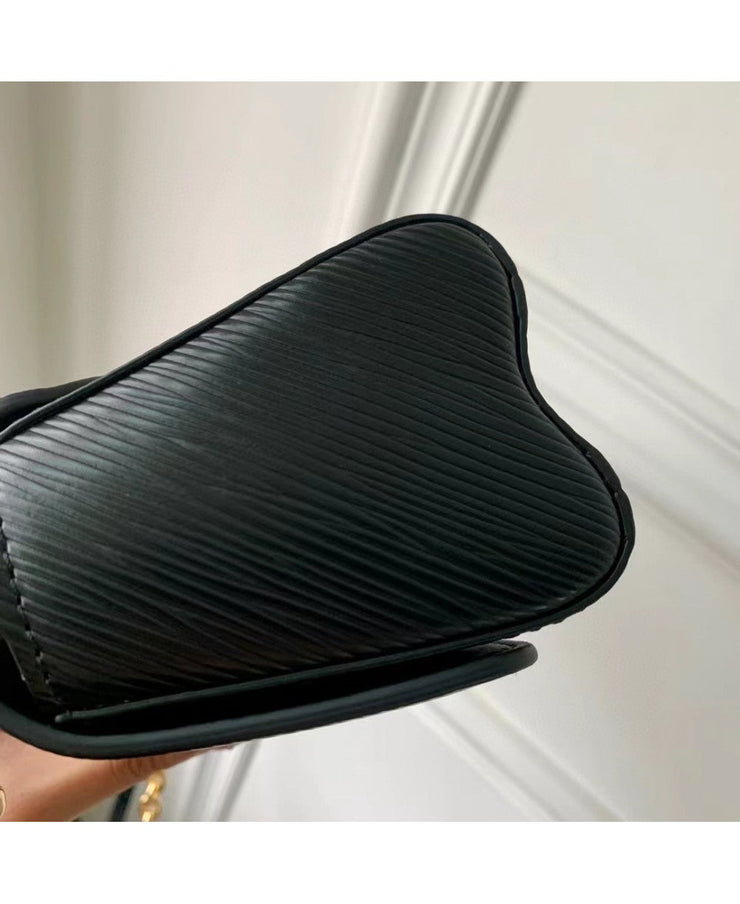 Louis Vuitton Pochette Twist West in Pelle Epi - Nero