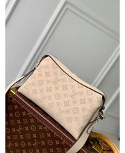 Louis Vuitton Hand It All PM in Pelle Mahina - Beige Crema