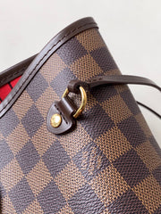 Louis Vuitton Neverfull MM in Tela Monogram - Rosso Ciliegia