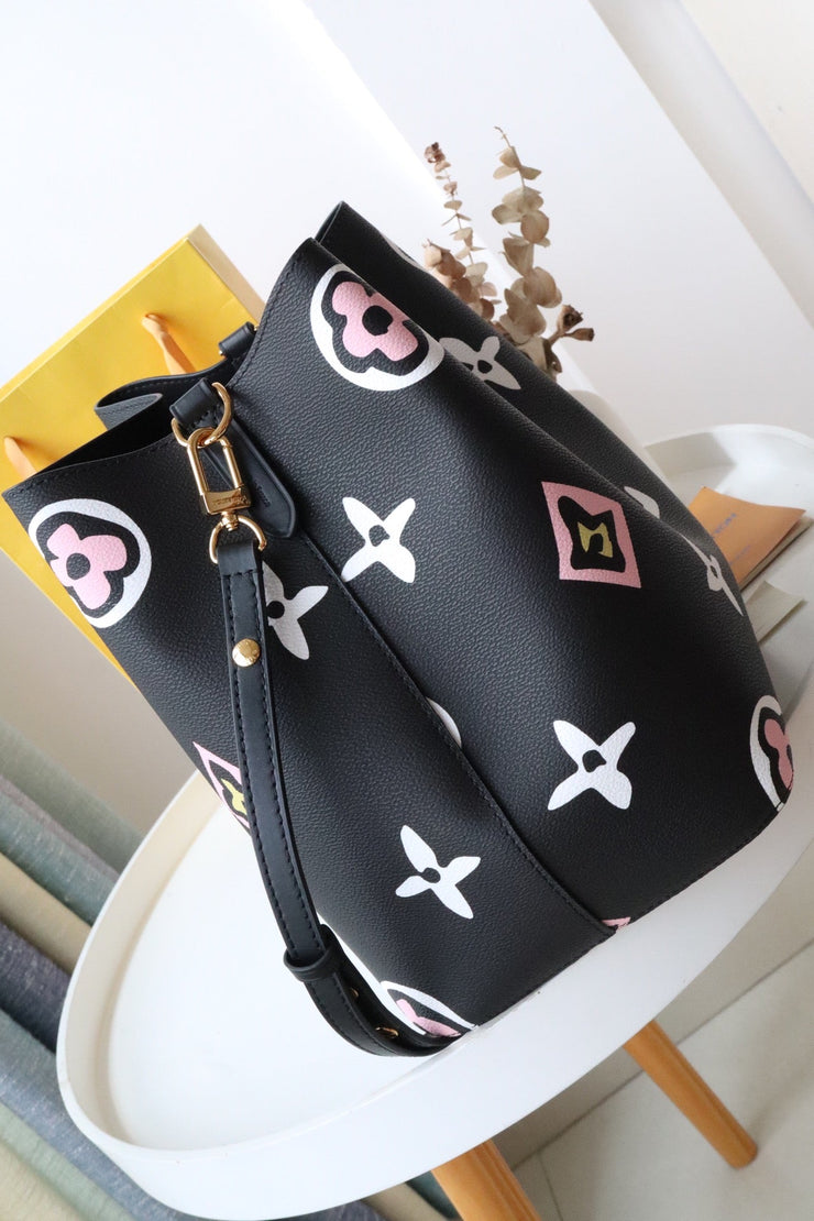 Louis Vuitton NéoNoé in Tela Monogram - Nero